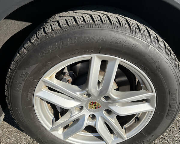 Серый Порше Каен, объемом двигателя 3.6 л и пробегом 171 тыс. км за 27000 $, фото 31 на Automoto.ua