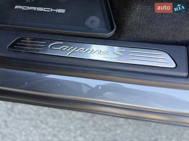 Порше Каен 2015 в Малине на Automoto.ua Серый Порше Каен, объемом двигателя 3 л и пробегом 94 тыс. км за 28700 $, фото 12 на Automoto.ua