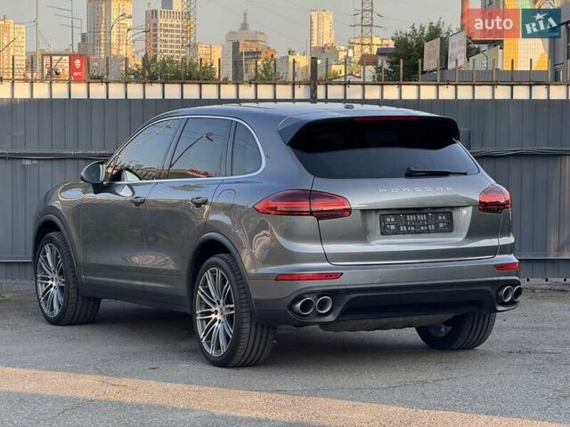 Сірий Порше Cayenne, об'ємом двигуна 3 л та пробігом 92 тис. км за 29900 $, фото 5 на Automoto.ua