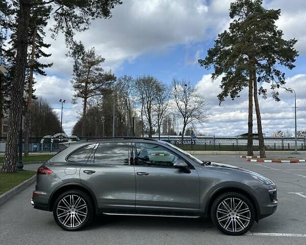 Сірий Порше Cayenne, об'ємом двигуна 2.97 л та пробігом 190 тис. км за 33700 $, фото 8 на Automoto.ua