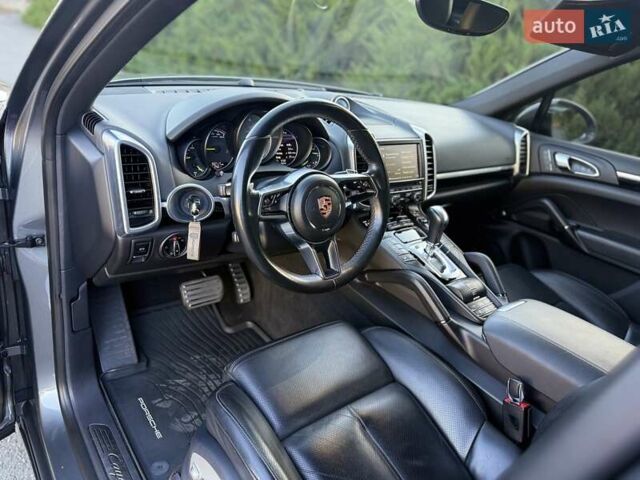 Порше Каен 2015 в Малине на Automoto.ua Серый Порше Каен, объемом двигателя 3 л и пробегом 94 тыс. км за 28700 $, фото 16 на Automoto.ua