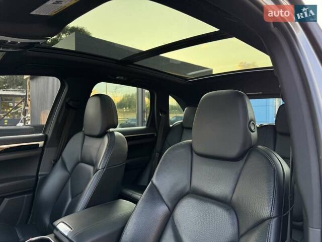 Сірий Порше Cayenne, об'ємом двигуна 3 л та пробігом 92 тис. км за 29900 $, фото 8 на Automoto.ua