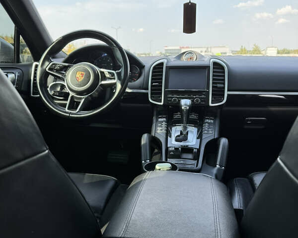 Серый Порше Каен, объемом двигателя 3.6 л и пробегом 199 тыс. км за 19900 $, фото 12 на Automoto.ua