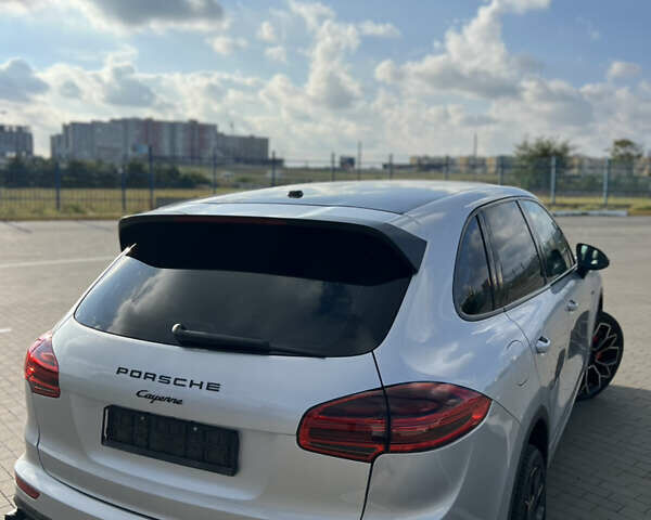 Серый Порше Каен, объемом двигателя 2.97 л и пробегом 189 тыс. км за 33900 $, фото 14 на Automoto.ua