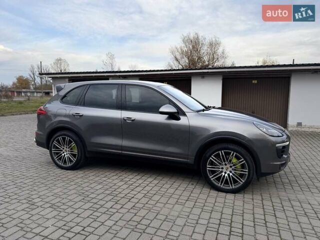 Порше Каен 2015 в Малине на Automoto.ua Серый Порше Каен, объемом двигателя 3 л и пробегом 94 тыс. км за 28700 $, фото 2 на Automoto.ua