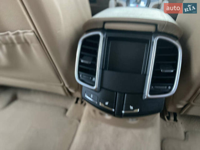 Серый Порше Каен, объемом двигателя 3 л и пробегом 191 тыс. км за 28000 $, фото 19 на Automoto.ua