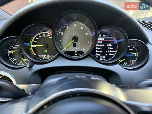 Порше Каен 2015 в Малине на Automoto.ua Серый Порше Каен, объемом двигателя 3 л и пробегом 94 тыс. км за 28700 $, фото 19 на Automoto.ua