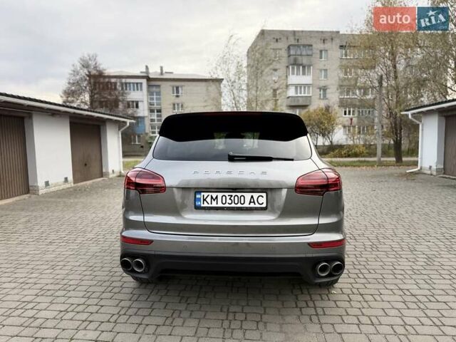 Порше Каен 2015 в Малине на Automoto.ua Серый Порше Каен, объемом двигателя 3 л и пробегом 94 тыс. км за 28700 $, фото 4 на Automoto.ua