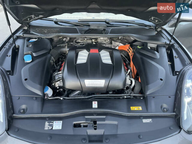 Серый Порше Каен, объемом двигателя 3 л и пробегом 191 тыс. км за 28000 $, фото 33 на Automoto.ua