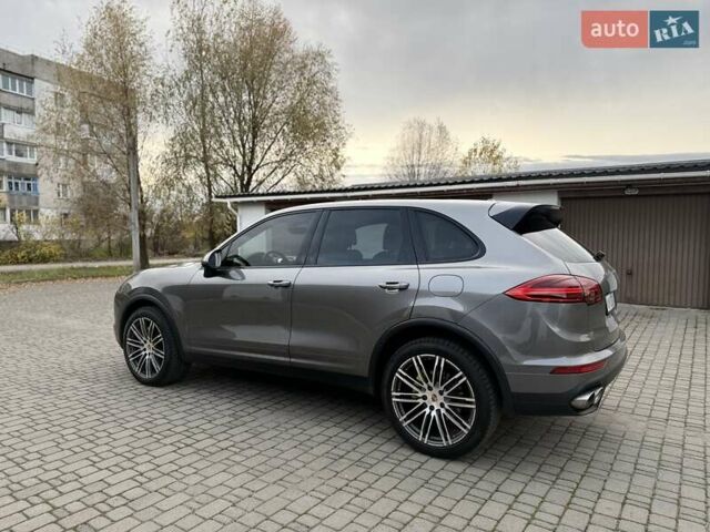 Порше Каен 2015 в Малине на Automoto.ua Серый Порше Каен, объемом двигателя 3 л и пробегом 94 тыс. км за 28700 $, фото 6 на Automoto.ua