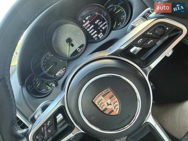 Порше Каен 2015 в Малине на Automoto.ua Серый Порше Каен, объемом двигателя 3 л и пробегом 94 тыс. км за 28700 $, фото 40 на Automoto.ua