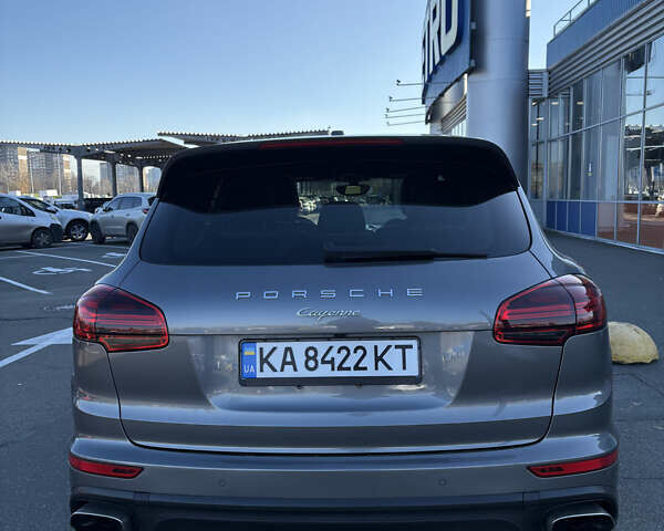 Серый Порше Каен, объемом двигателя 3.6 л и пробегом 171 тыс. км за 27000 $, фото 9 на Automoto.ua