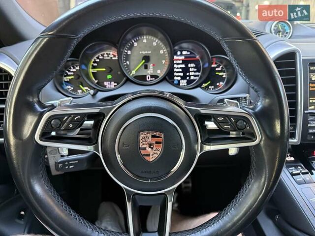 Порше Каен 2015 в Малине на Automoto.ua Серый Порше Каен, объемом двигателя 3 л и пробегом 94 тыс. км за 28700 $, фото 20 на Automoto.ua