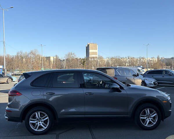 Серый Порше Каен, объемом двигателя 3.6 л и пробегом 171 тыс. км за 27000 $, фото 7 на Automoto.ua