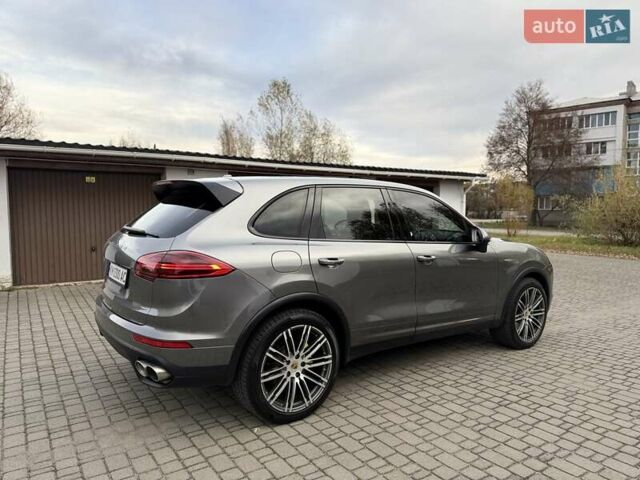 Порше Каен 2015 в Малине на Automoto.ua Серый Порше Каен, объемом двигателя 3 л и пробегом 94 тыс. км за 28700 $, фото 1 на Automoto.ua