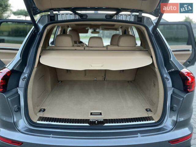 Серый Порше Каен, объемом двигателя 3 л и пробегом 191 тыс. км за 28000 $, фото 20 на Automoto.ua