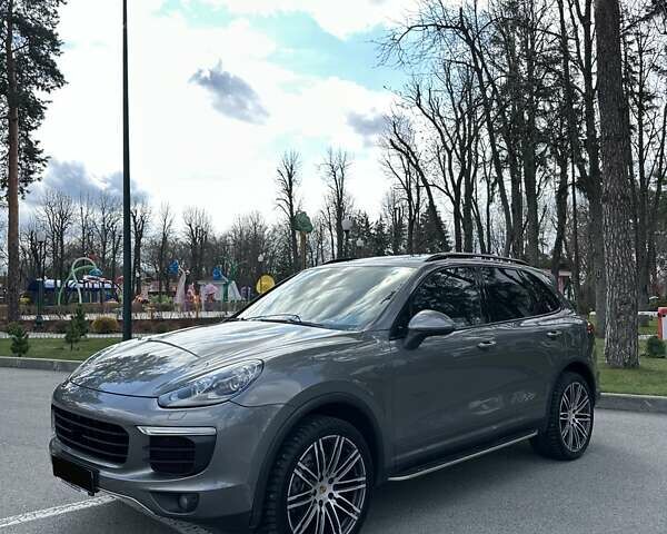 Сірий Порше Cayenne, об'ємом двигуна 2.97 л та пробігом 190 тис. км за 33700 $, фото 1 на Automoto.ua