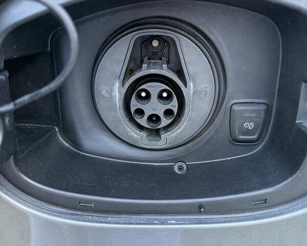 Порше Каен 2015 в Малине на Automoto.ua Серый Порше Каен, объемом двигателя 3 л и пробегом 94 тыс. км за 28700 $, фото 37 на Automoto.ua