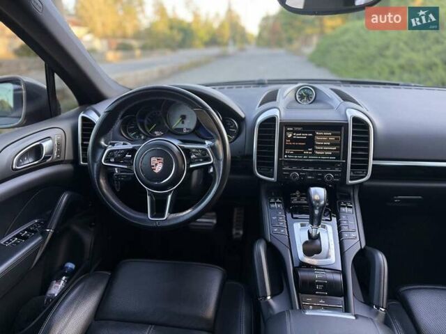 Порше Каен 2015 в Малине на Automoto.ua Серый Порше Каен, объемом двигателя 3 л и пробегом 94 тыс. км за 28700 $, фото 14 на Automoto.ua