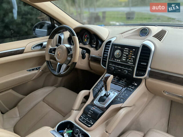 Серый Порше Каен, объемом двигателя 3 л и пробегом 191 тыс. км за 28000 $, фото 22 на Automoto.ua