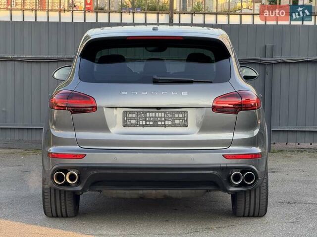 Сірий Порше Cayenne, об'ємом двигуна 3 л та пробігом 92 тис. км за 29900 $, фото 4 на Automoto.ua