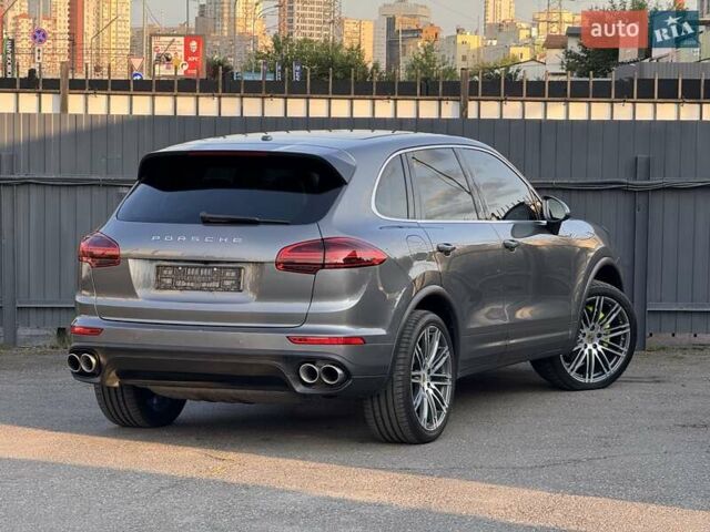 Сірий Порше Cayenne, об'ємом двигуна 3 л та пробігом 92 тис. км за 29900 $, фото 3 на Automoto.ua