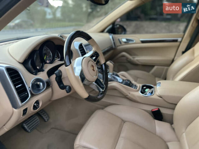 Серый Порше Каен, объемом двигателя 3 л и пробегом 191 тыс. км за 28000 $, фото 29 на Automoto.ua