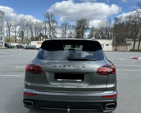Сірий Порше Cayenne, об'ємом двигуна 2.97 л та пробігом 190 тис. км за 33700 $, фото 11 на Automoto.ua