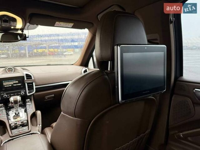 Серый Порше Каен, объемом двигателя 4.13 л и пробегом 261 тыс. км за 39900 $, фото 31 на Automoto.ua