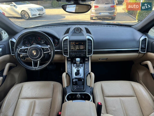 Сірий Порше Cayenne, об'ємом двигуна 3.6 л та пробігом 180 тис. км за 15800 $, фото 12 на Automoto.ua