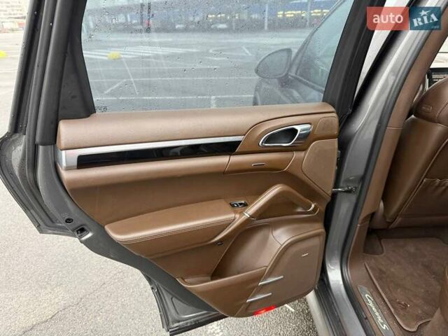 Серый Порше Каен, объемом двигателя 4.13 л и пробегом 261 тыс. км за 39900 $, фото 28 на Automoto.ua