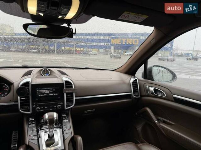 Серый Порше Каен, объемом двигателя 4.13 л и пробегом 261 тыс. км за 39900 $, фото 29 на Automoto.ua