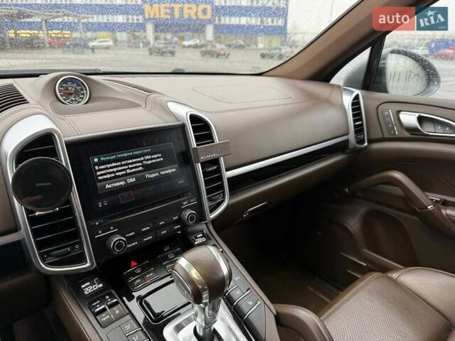 Серый Порше Каен, объемом двигателя 4.13 л и пробегом 261 тыс. км за 39900 $, фото 37 на Automoto.ua