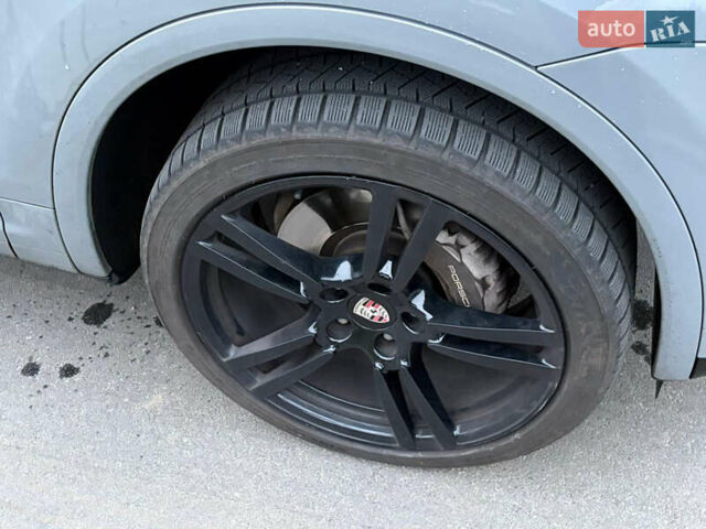 Сірий Порше Cayenne, об'ємом двигуна 3.6 л та пробігом 150 тис. км за 28000 $, фото 4 на Automoto.ua
