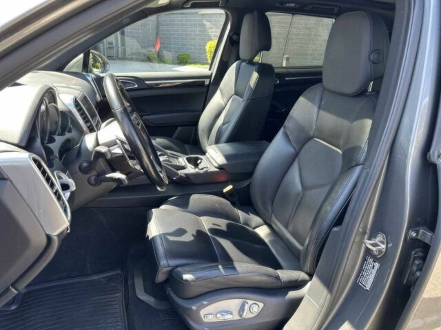 Серый Порше Каен, объемом двигателя 3.6 л и пробегом 72 тыс. км за 13000 $, фото 8 на Automoto.ua