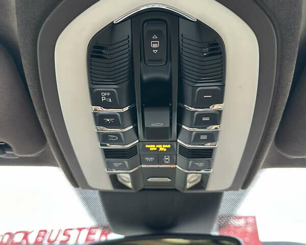 Сірий Порше Cayenne, об'ємом двигуна 4.81 л та пробігом 77 тис. км за 44000 $, фото 29 на Automoto.ua