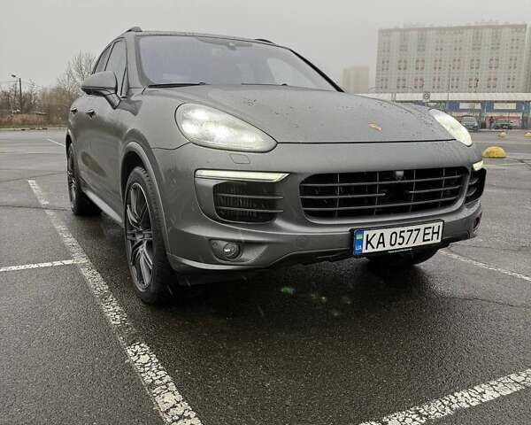 Серый Порше Каен, объемом двигателя 4.13 л и пробегом 261 тыс. км за 39900 $, фото 7 на Automoto.ua