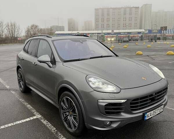 Серый Порше Каен, объемом двигателя 4.13 л и пробегом 261 тыс. км за 39900 $, фото 9 на Automoto.ua