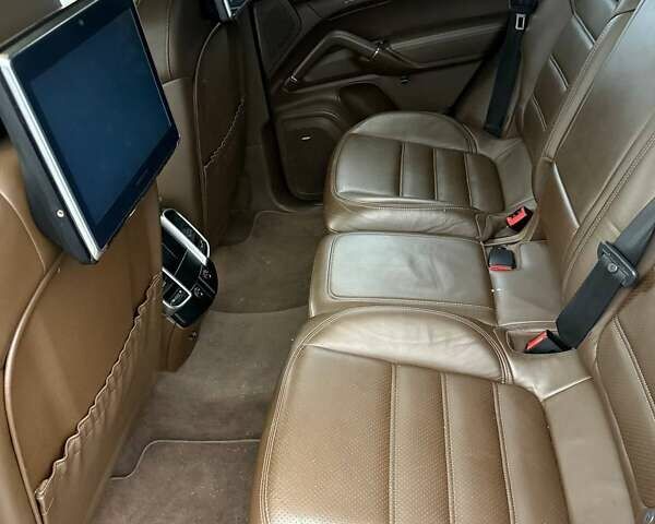 Серый Порше Каен, объемом двигателя 4.13 л и пробегом 261 тыс. км за 39900 $, фото 34 на Automoto.ua