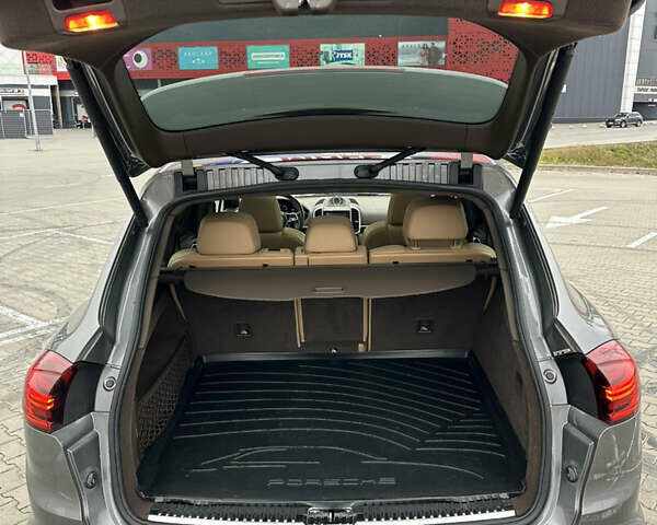 Сірий Порше Cayenne, об'ємом двигуна 4.81 л та пробігом 77 тис. км за 44000 $, фото 9 на Automoto.ua