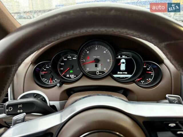 Серый Порше Каен, объемом двигателя 4.13 л и пробегом 261 тыс. км за 39900 $, фото 38 на Automoto.ua