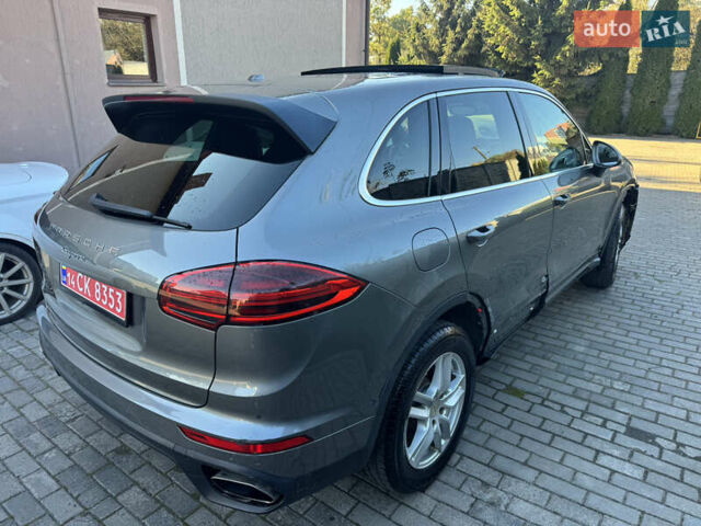 Сірий Порше Cayenne, об'ємом двигуна 3.6 л та пробігом 180 тис. км за 15800 $, фото 2 на Automoto.ua