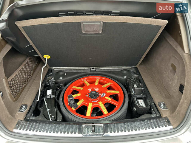 Сірий Порше Cayenne, об'ємом двигуна 4.81 л та пробігом 77 тис. км за 44000 $, фото 10 на Automoto.ua