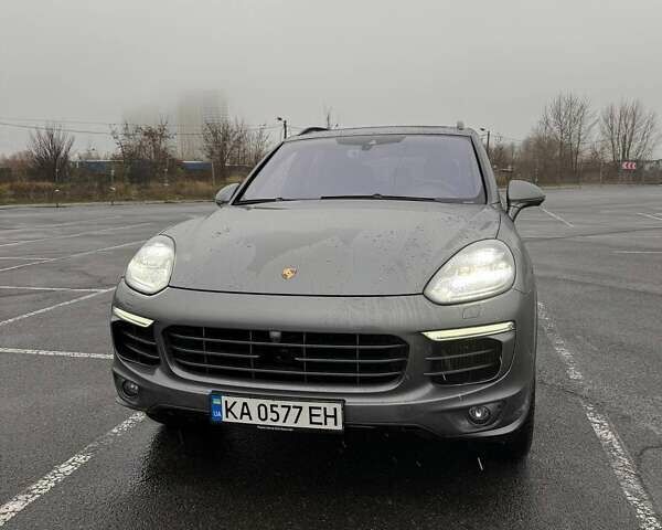 Серый Порше Каен, объемом двигателя 4.13 л и пробегом 261 тыс. км за 39900 $, фото 24 на Automoto.ua
