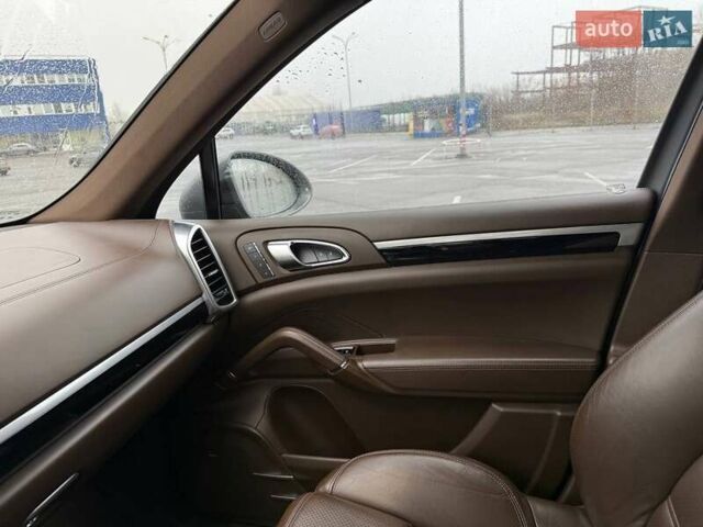 Серый Порше Каен, объемом двигателя 4.13 л и пробегом 261 тыс. км за 39900 $, фото 35 на Automoto.ua