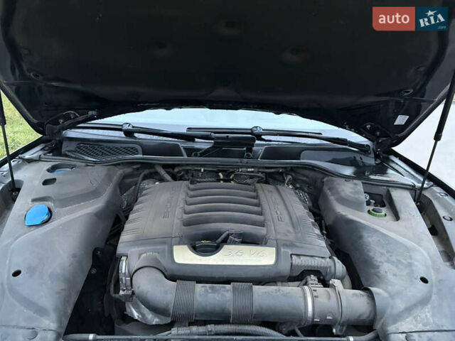 Сірий Порше Cayenne, об'ємом двигуна 3.6 л та пробігом 150 тис. км за 28000 $, фото 13 на Automoto.ua