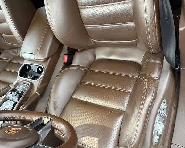 Серый Порше Каен, объемом двигателя 4.13 л и пробегом 261 тыс. км за 39900 $, фото 39 на Automoto.ua