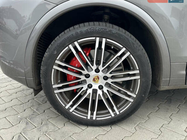 Сірий Порше Cayenne, об'ємом двигуна 4.81 л та пробігом 77 тис. км за 44000 $, фото 14 на Automoto.ua