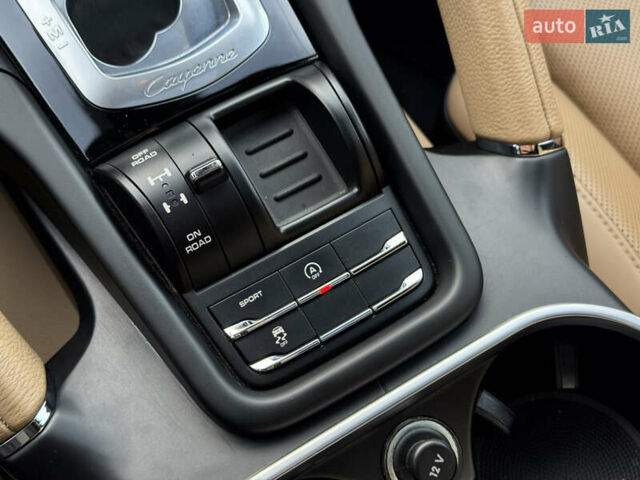 Сірий Порше Cayenne, об'ємом двигуна 3.6 л та пробігом 61 тис. км за 29900 $, фото 21 на Automoto.ua