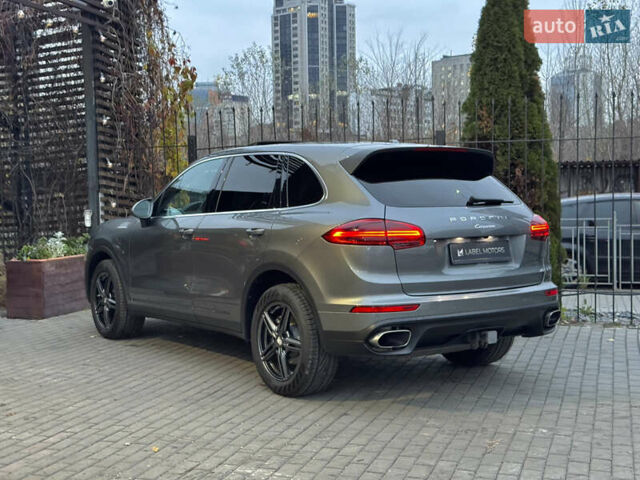 Сірий Порше Cayenne, об'ємом двигуна 3.6 л та пробігом 61 тис. км за 29900 $, фото 3 на Automoto.ua